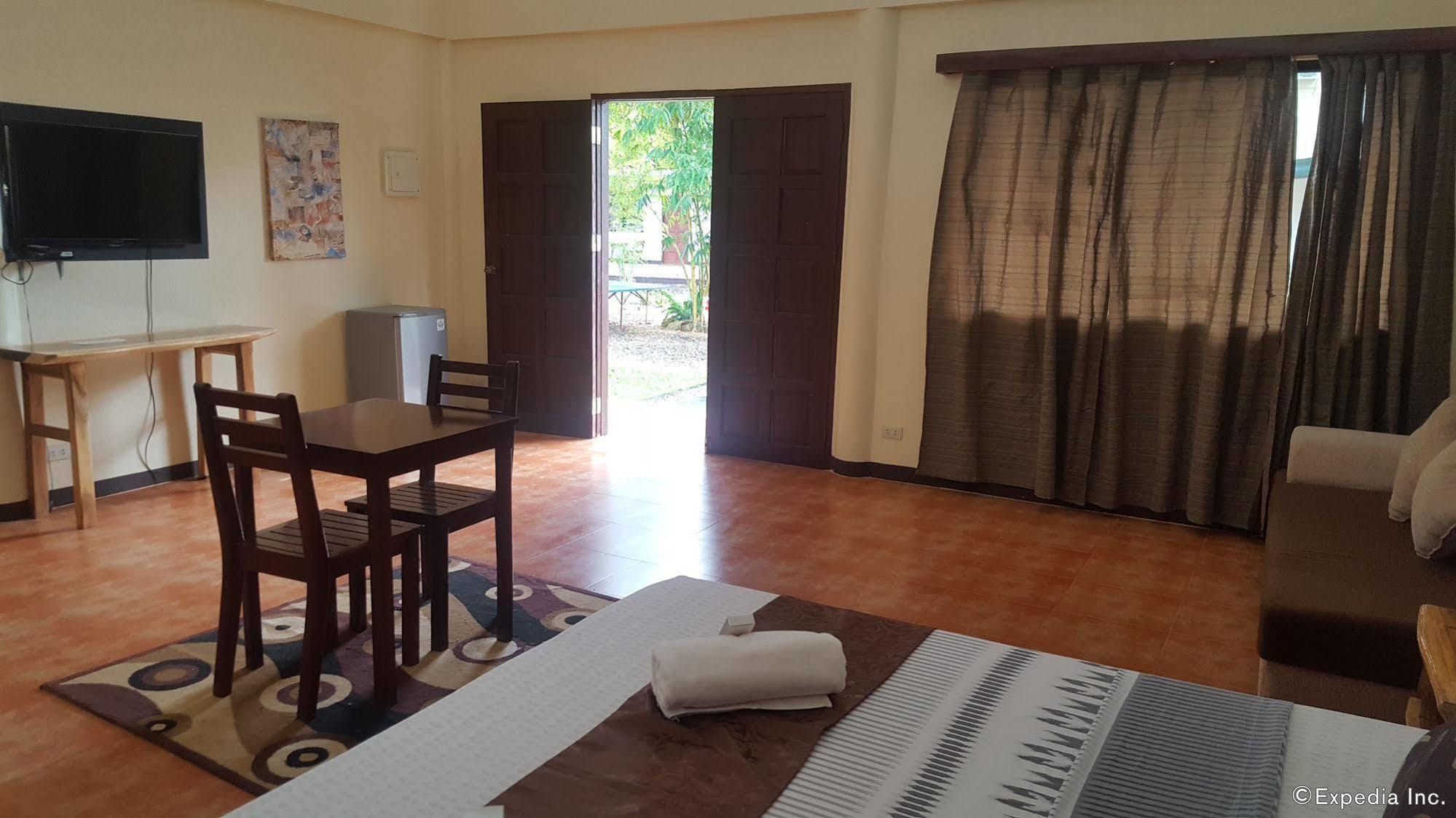 Ponce De Leon Garden Resort Powered By Aston Puerto Princesa Esterno foto