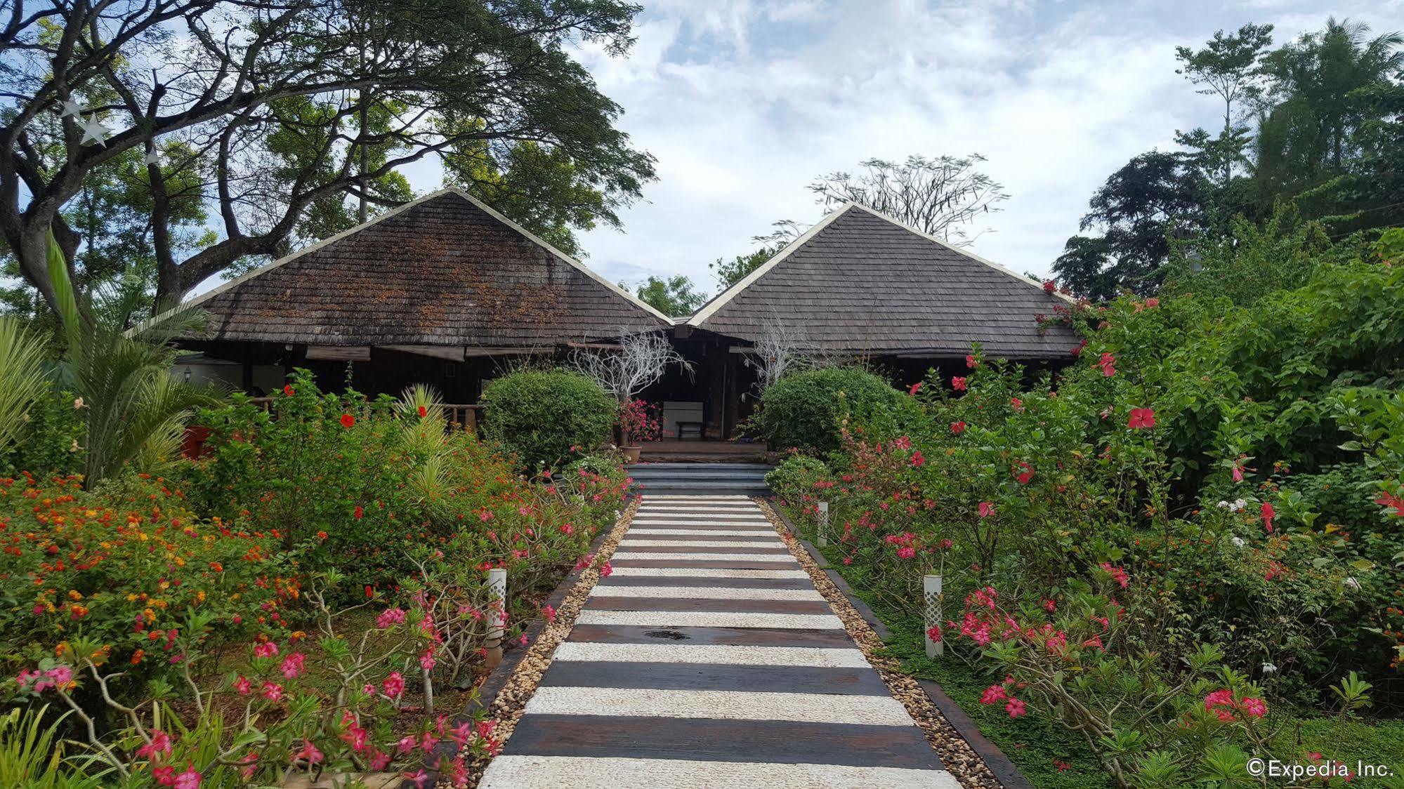 Ponce De Leon Garden Resort Powered By Aston Puerto Princesa Esterno foto